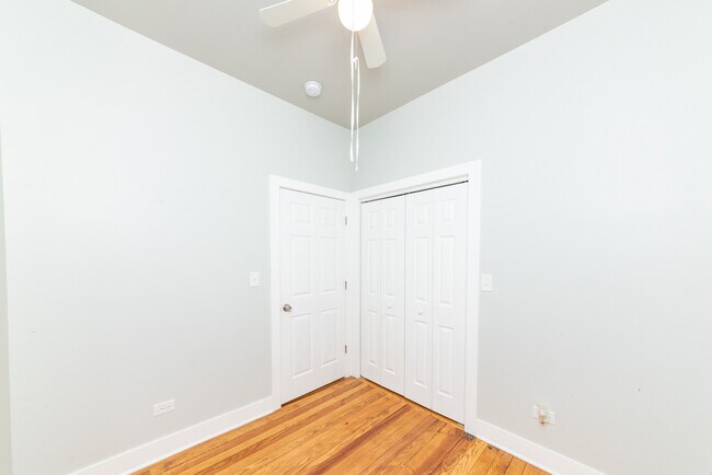Building Photo - 3547 N Sheffield Ave