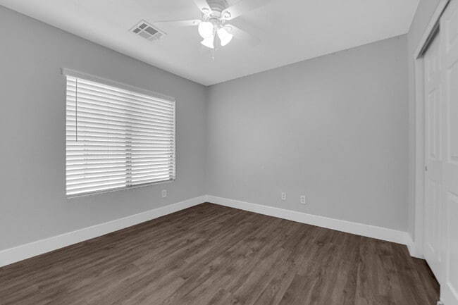 Building Photo - Charming 4-Bedroom Home in a Quiet Las Vegas Community!