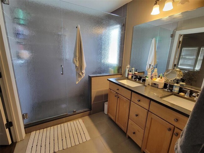 Building Photo - 4500 Avenue C