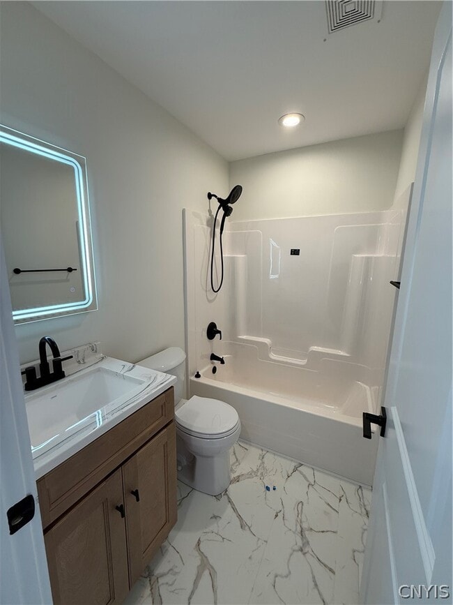 Building Photo - 6996 Lakeshore Rd