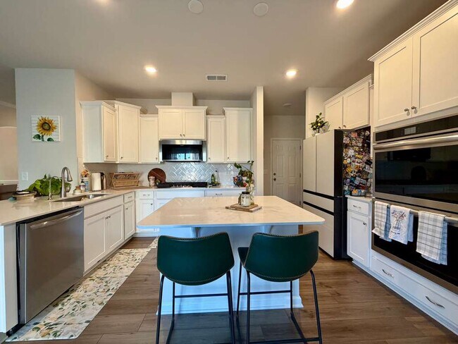 Building Photo - 15107 Nichols Hall Dr