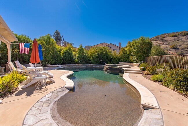 Building Photo - 2663 Yellowwood Dr