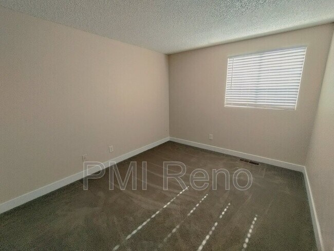 Building Photo - 3042 Chilcoot Dr