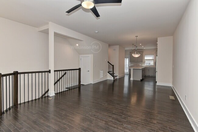 Building Photo - Luxury 3-Bed, 3.5-Bath Townhouse in Prime ...