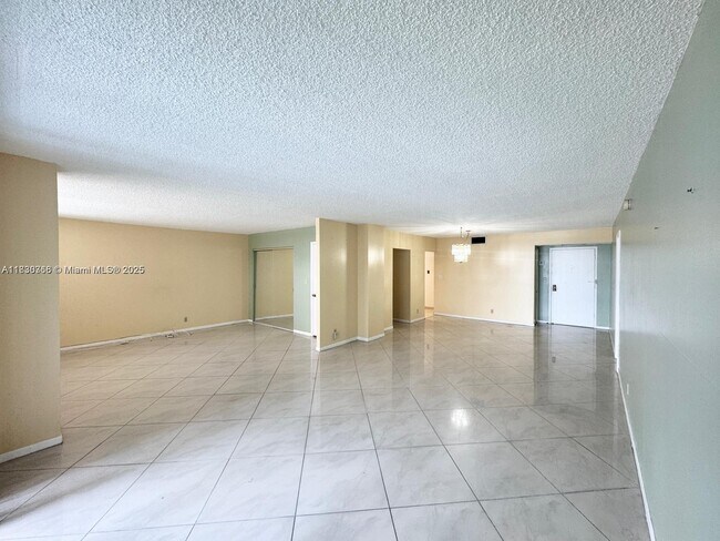 Building Photo - 3800 S Ocean Dr
