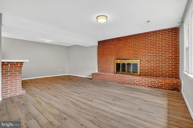 Building Photo - 9718 Counsellor Dr