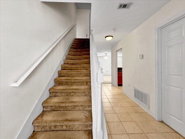 Building Photo - Charming Fort Walton Beach Townhome - Move-In Ready!