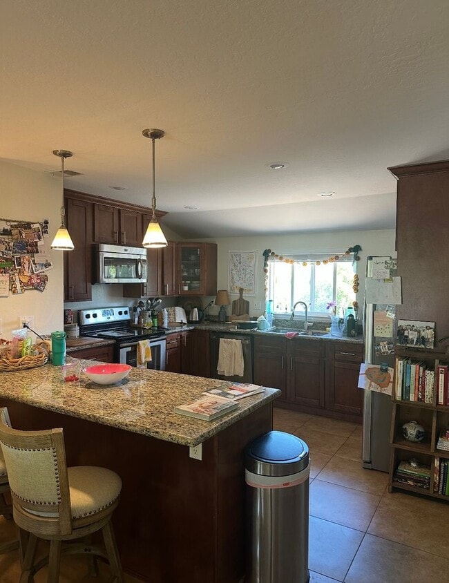 Building Photo - Spacious Townhome Near Dominican Hospital