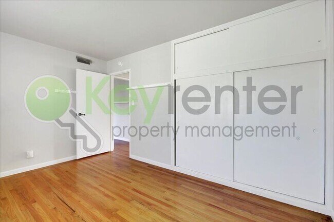 Building Photo - 3124 Brophy Dr