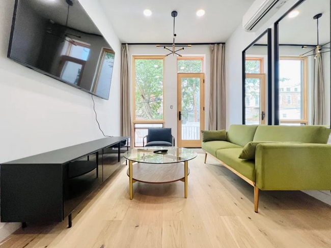 Building Photo - 361 Winthrop St