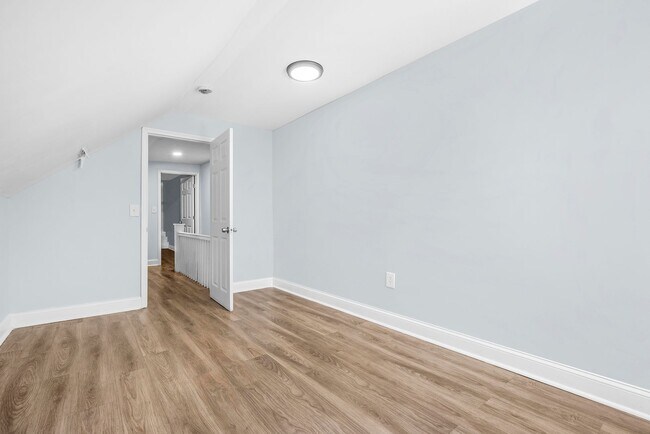 Building Photo - 3501 Oakmont Ave