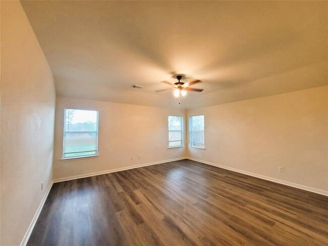 Building Photo - 2223 Enchanted Park Ln