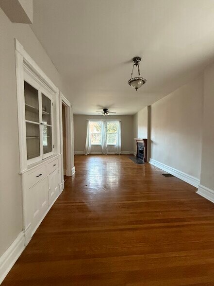 Living / Dining Room - 2707 Ann Ave