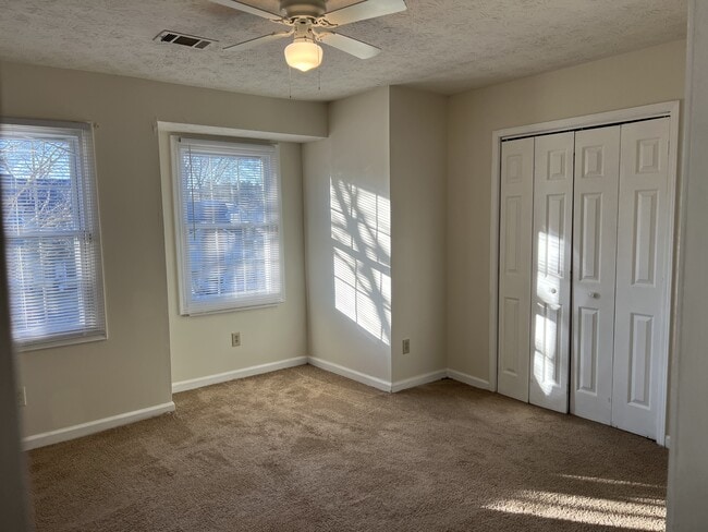 Building Photo - 2392 Cove Rd