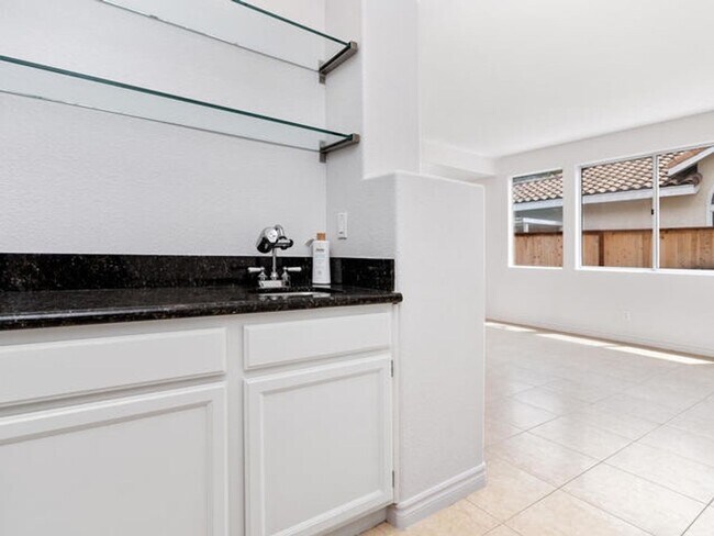 Building Photo - Incredible Rancho Del Oro Home!