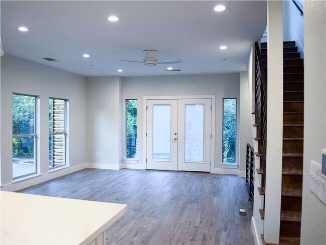 Building Photo - Modern Newer Townhome Across Frm UT