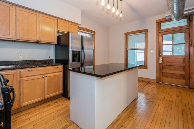 Building Photo - 3535 W School St