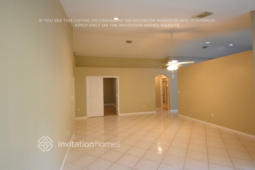 Building Photo - 15290 SW 51st St