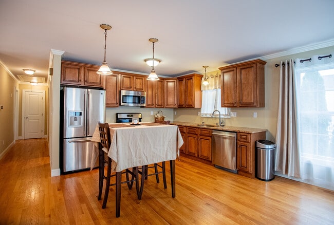 Building Photo - 88 Hyde St