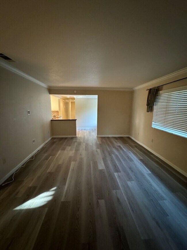 Building Photo - Beautiful Home in the Heart of Hemet