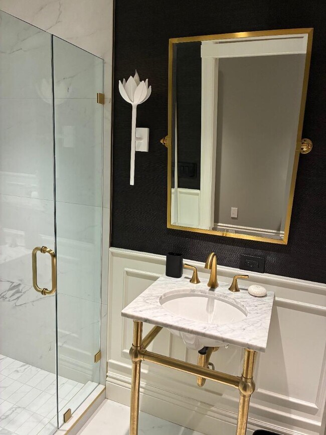 Building Photo - 212 Dwight Rd