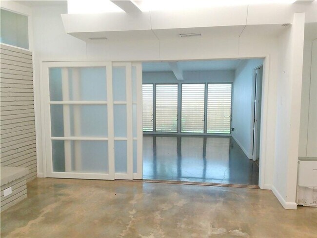 Building Photo - 219 Purl Pl