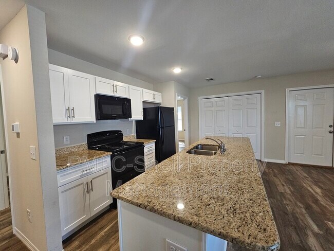 Building Photo - 2211 Forsyth St