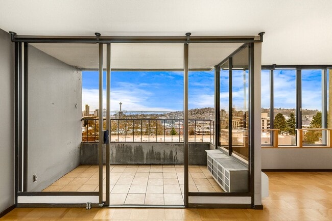 Building Photo - 601 Belmont Ave E