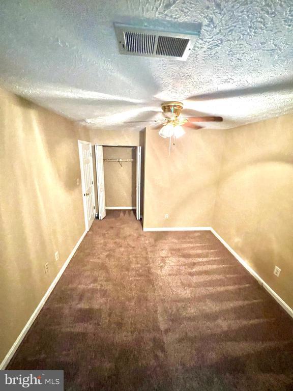 Building Photo - 4306 Lord Fairfax Ct