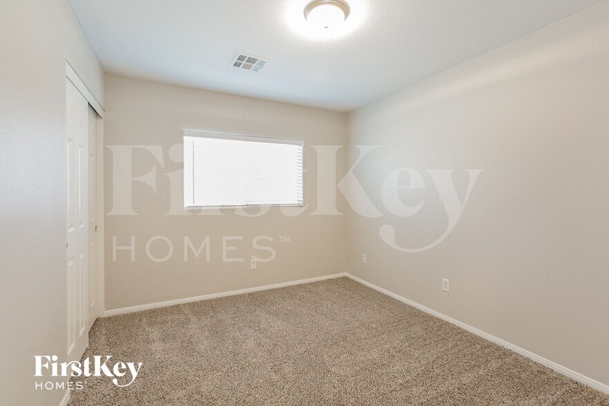 Building Photo - 9511 Golden Scots Ct