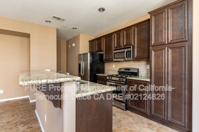 Building Photo - 44978 Bellflower Ln