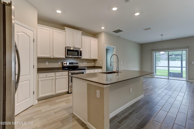 Building Photo - 10386 Pavnes Creek Dr