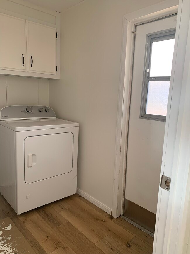 Building Photo - 523 Piute St