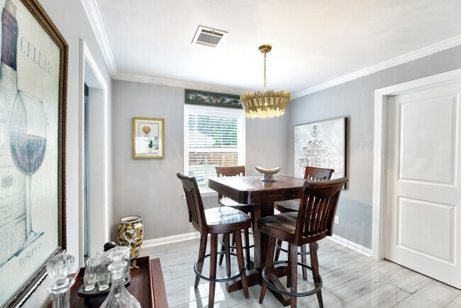 Building Photo - 5006 Idaho St