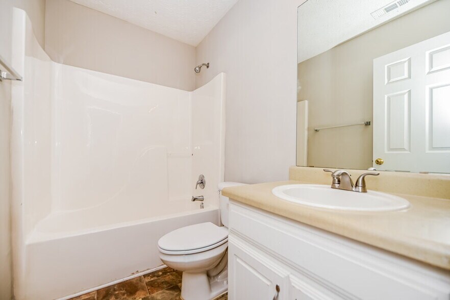 Building Photo - 1309 Kent Manor