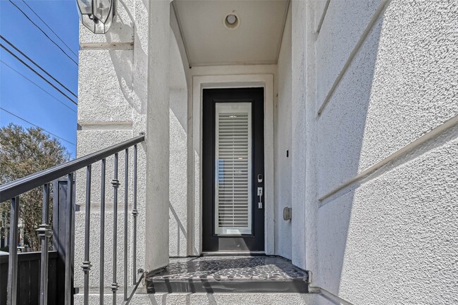 Building Photo - 2516 Bevis St