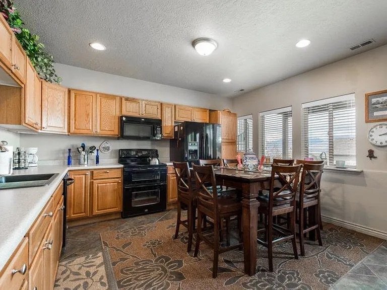 Building Photo - 2296 Hunter Dr