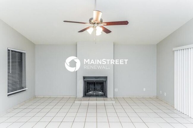 Building Photo - 3 Bedroom Pet-Friendly Home in SARASOTA, FL with Main Street Renewal
