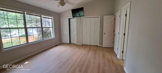 Building Photo - 3529 Mt Vernon Cir