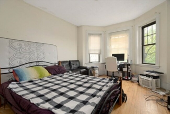 Building Photo - $2,400/month | Available September 1, 2026 | 12-Month Lease