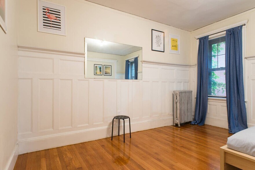 Building Photo - 1249 Beacon St