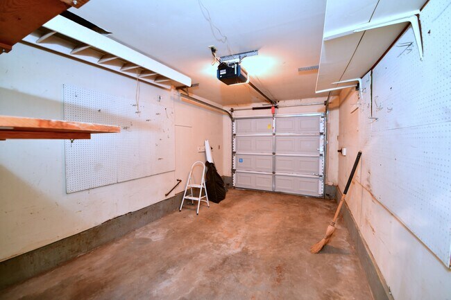 Building Photo - 3707 E 29th St