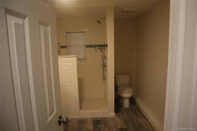 Building Photo - 32 Poplar Dr