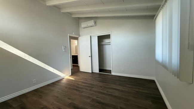 Building Photo - Incredible Remodled 4 bedroom House
