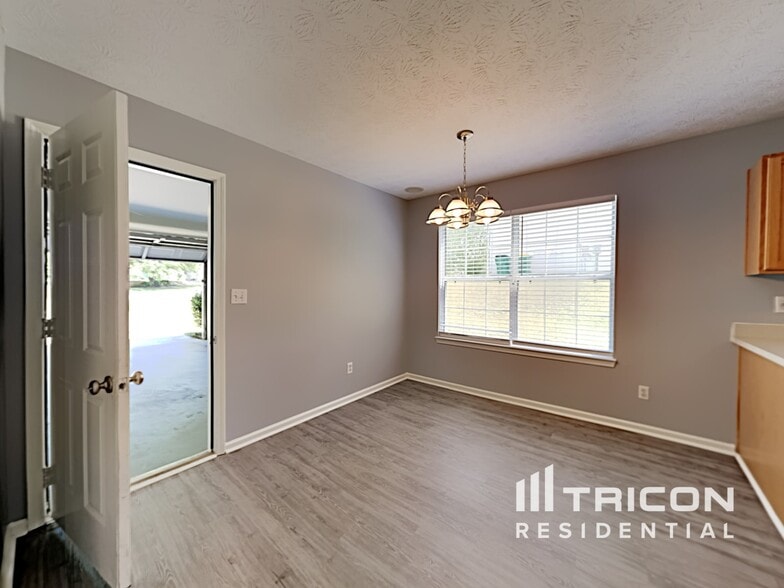 Building Photo - 737 Baskins Cir