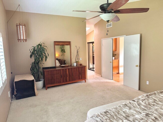 Building Photo - Spacious and modern 3 bedroom home within the prestigious Terraces of Cantebria subdivision.