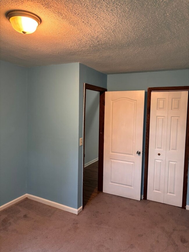 Building Photo - Private Country Cabin for Rent