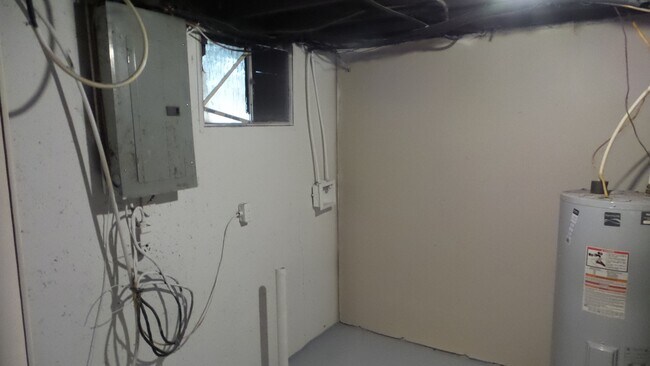 Building Photo - COMING SOON! Renovated 3 Bedroom, 2 bath R...
