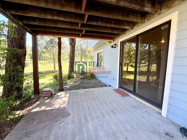 Building Photo - 120 Tall Pine Ln