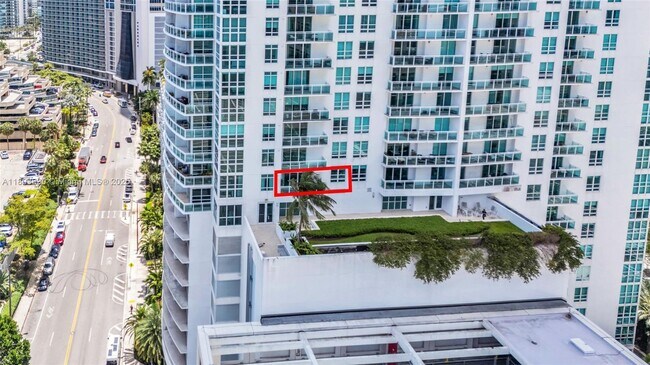 Building Photo - 950 Brickell Bay Dr